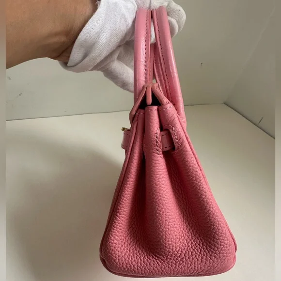 Classic Mini Leather Hangbag Gold Lock - Picture 10 of 14